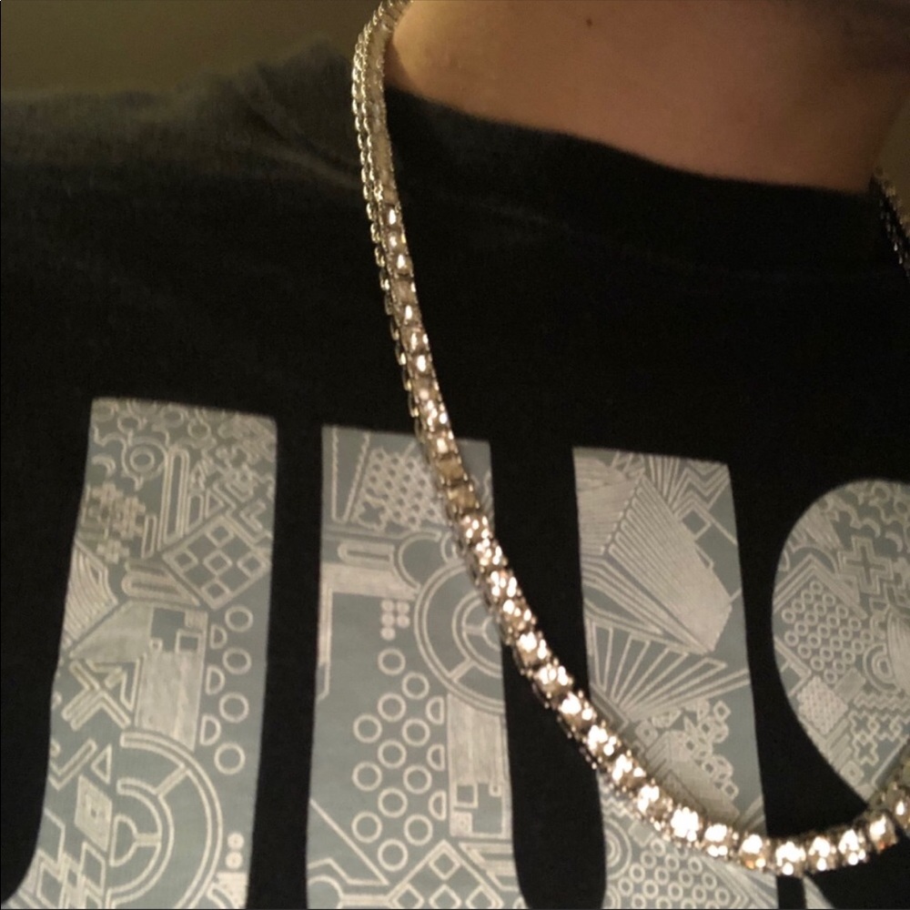 Chain - Picture 2 of 4